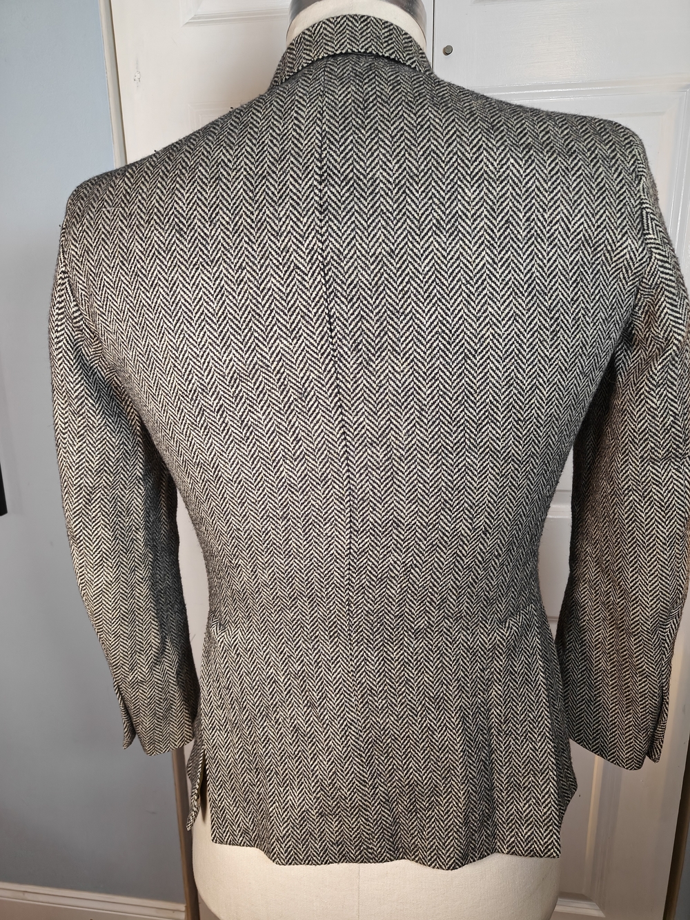 Todd Snyder Sutton Mens 38S Grey Herringbone Tweed Wool Sport Coat Blazer - Picture 5 of 15